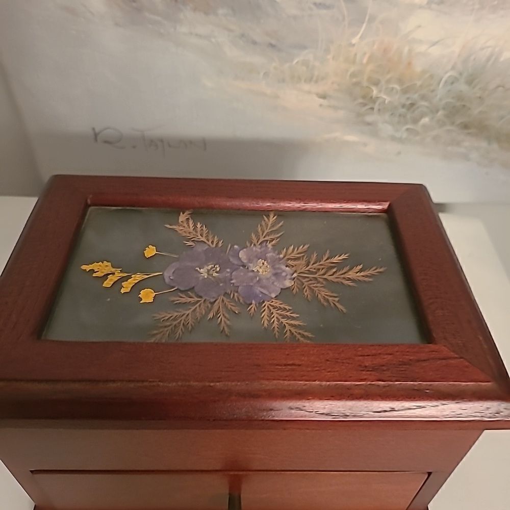 Jewelry Box  - Picture 2 of 8